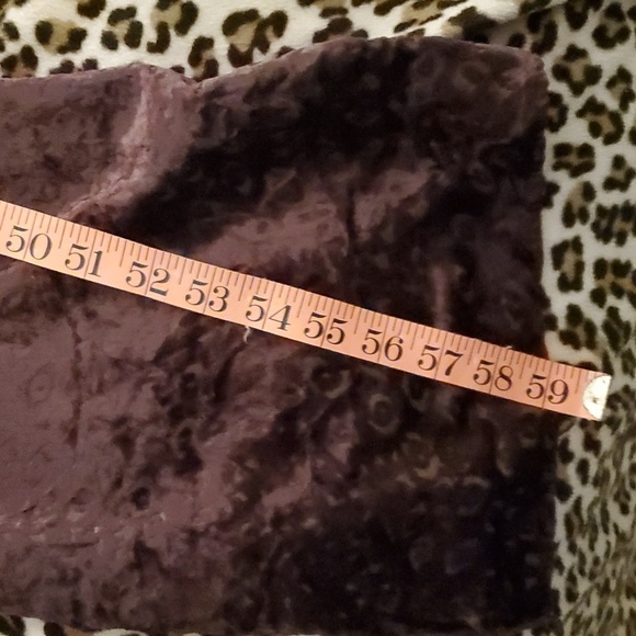 Velvet/cheetah print table runner - Picture 3 of 7